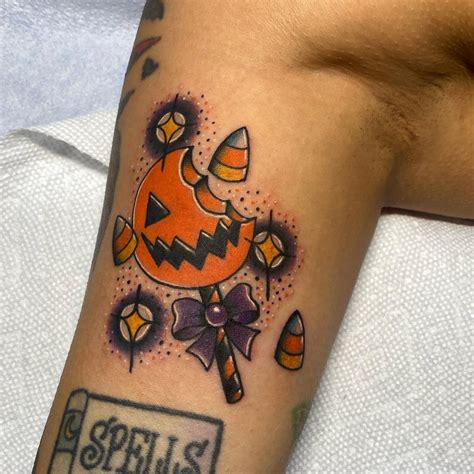 halloween themed feminine halloween tattoos|220+ Halloween Tattoos (Picture + Ideas) For Men。